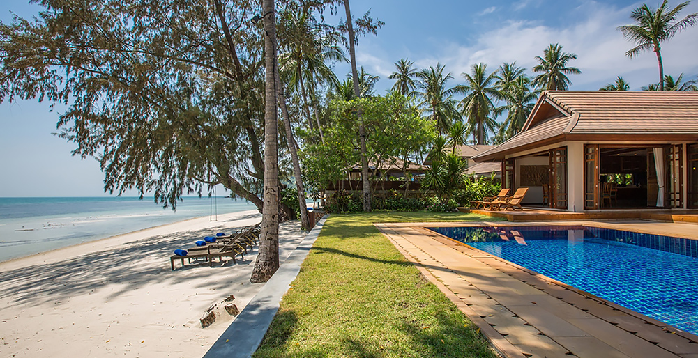 Villa Waimarie - Absolute beachfront
